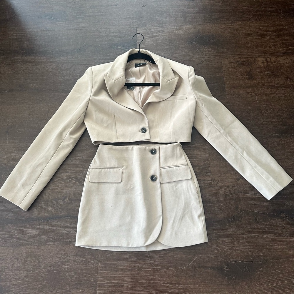Women's Cream Cropped Blazer and Skirt Set